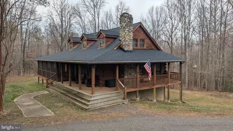 27292 Porter Dr, Mechanicsville, MD 20659
