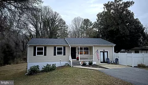 43011 Hugh Dr, Hollywood, MD 20636