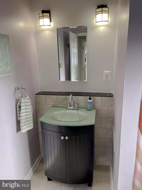 Bath - 17262 Larimer St, Piney Point, MD 20674 photo 5 of 6