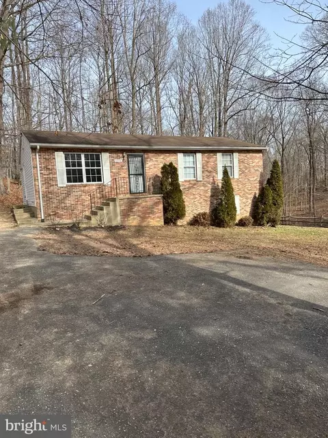 39494 Jarrell Dr, Mechanicsville, MD 20659