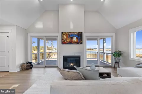 Living - 16242 Thomas Rd, Piney Point, MD 20674 photo 1 of 1