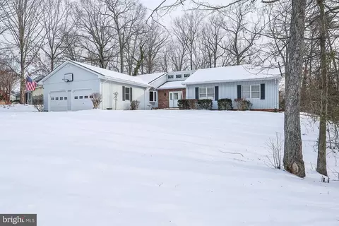 22916 Gunston Dr, Lexington Park, MD 20653