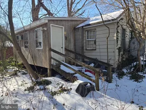 27160 Barton St, Mechanicsville, MD 20659