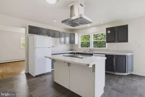 16320 Point Lookout Rd, Saint Marys City, MD 20686
