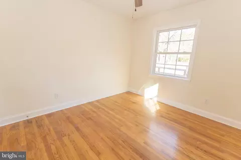 Bedroom - 49151 Wynne Rd, Ridge, MD 20680 photo 2 of 5
