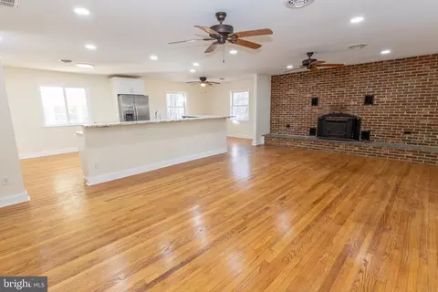 Living - 49151 Wynne Rd, Ridge, MD 20680 photo 12 of 13