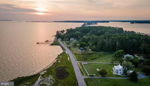 16530 Piney Point Rd, Piney Point, MD 20674