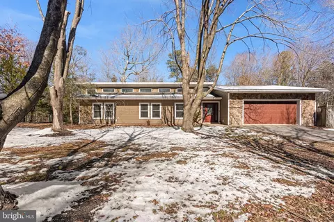 44792 Four Oaks Ln, California, MD 20619