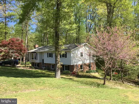 29910 Richard Cir, Mechanicsville, MD 20659