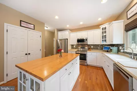 18747 Vernon Ct, Drayden, MD 20630 photo 12