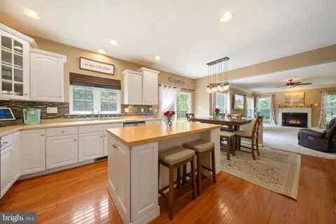18747 Vernon Ct, Drayden, MD 20630 photo 11