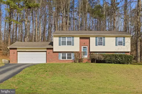 30290 Summitt Ct, Mechanicsville, MD 20659