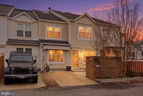 46351 Columbus Dr #207, Lexington Park, MD 20653