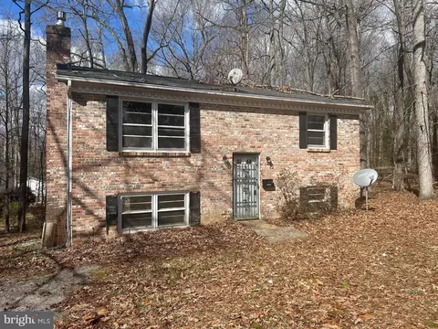 37676 Beverly Dr, Mechanicsville, MD 20659