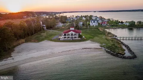 16363 Ball Point Rd, Piney Point, MD 20674
