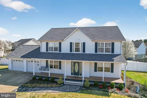22136 Snapdragon Ct, Great Mills, MD 20634