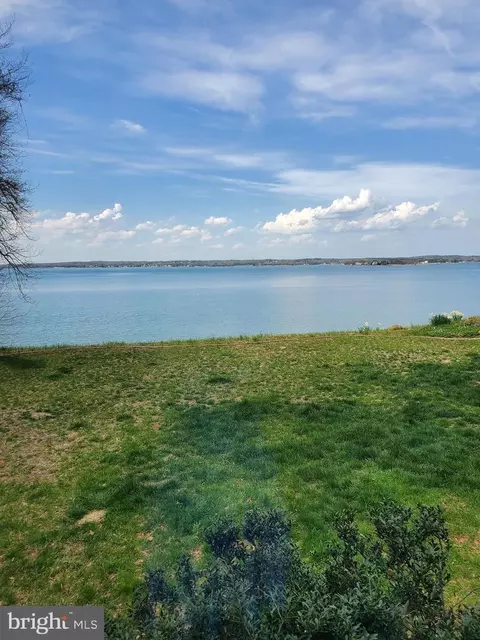 43816 Raspberry Ln, Hollywood, MD 20636