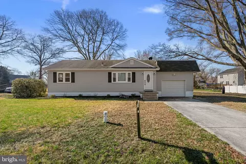 40680 Waterview Dr, Mechanicsville, MD 20659