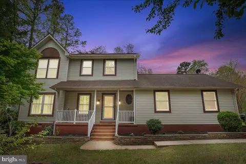 21314 S Essex Dr, Lexington Park, MD 20653