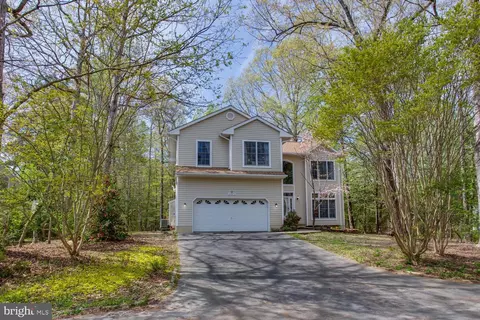 43975 Hedgewood Ln, California, MD 20619