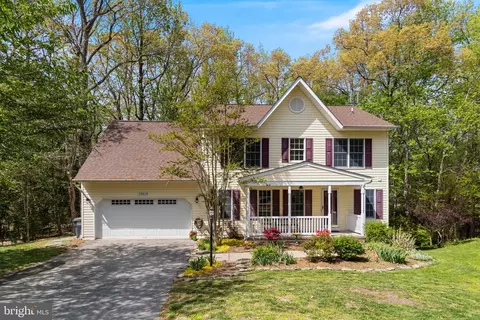 23223 Sassafras Ln, California, MD 20619