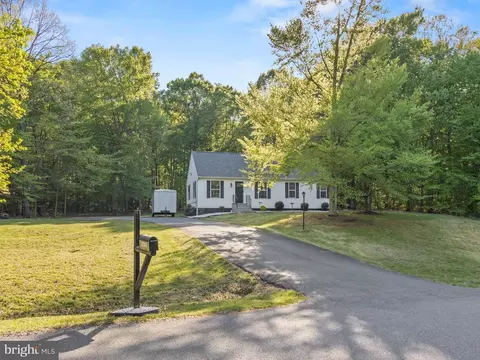 37043 Newlands St, Mechanicsville, MD 20659