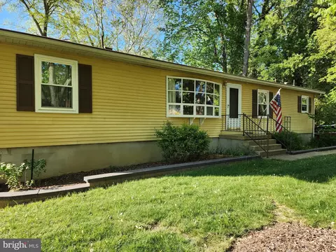 26403 Fielding Rd, Hollywood, MD 20636