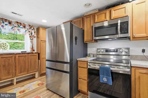 29884 Rooftop Cir, Mechanicsville, MD 20659