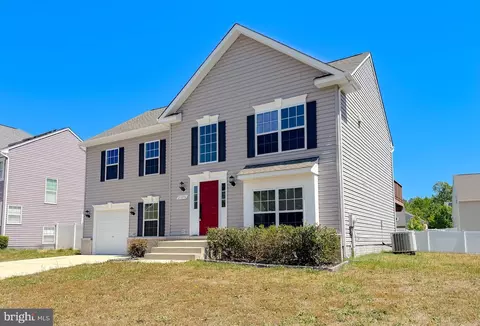 21096 Lizson Ct, California, MD 20619
