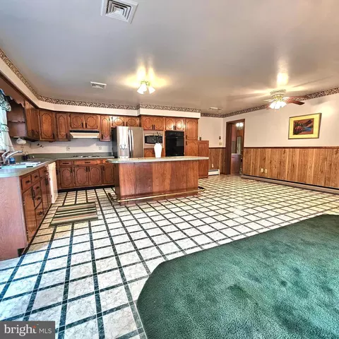 Kitchen - 20098 Piney Point Rd, Callaway, MD 20620 photo 2 of 4