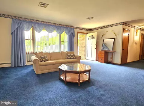Living - 20098 Piney Point Rd, Callaway, MD 20620 photo 3 of 8