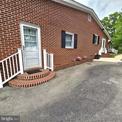 Exterior - 20098 Piney Point Rd, Callaway, MD 20620 photo 5 of 12