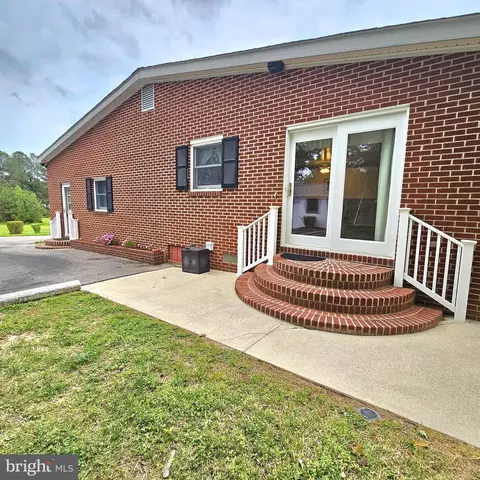 Exterior - 20098 Piney Point Rd, Callaway, MD 20620 photo 6 of 12