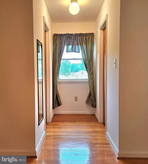 Entry Way - 20098 Piney Point Rd, Callaway, MD 20620 photo 2 of 4