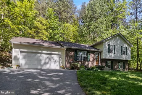 30276 Summit Ct, Mechanicsville, MD 20659