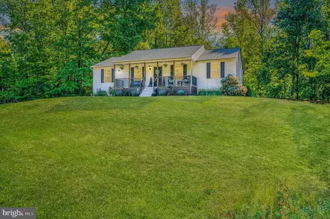 30126 Edinborough Dr, Mechanicsville, MD 20659