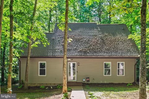 23340 Holly Hill Ln, California, MD 20619
