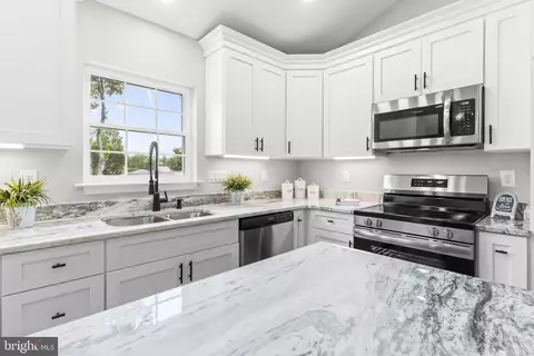 25826 S Sandgates Rd, Mechanicsville, MD 20659