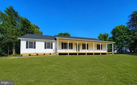 25826 S Sandgates Rd, Mechanicsville, MD 20659