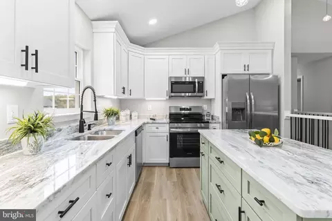 25826 S Sandgates Rd, Mechanicsville, MD 20659