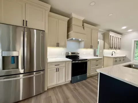 Kitchen - 17480 Lighthouse Commons Dr, Piney Point, MD 20674 photo 6 of 7