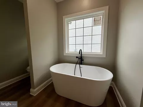 Bath - 17480 Lighthouse Commons Dr, Piney Point, MD 20674 photo 2 of 4