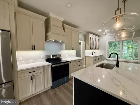 Kitchen - 17480 Lighthouse Commons Dr, Piney Point, MD 20674 photo 5 of 7