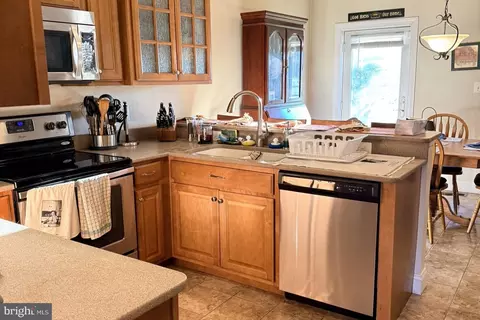 Kitchen - 18050 Ellyn Ct, Dameron, MD 20628 photo 2 of 2