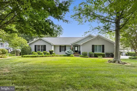 24818 Half Pone Point Rd, Hollywood, MD 20636