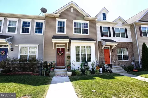 45674 Bethfield Way, California, MD 20619