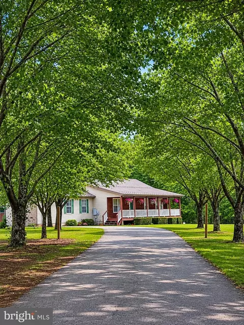 31370 Point Lookout Rd, Mechanicsville, MD 20659