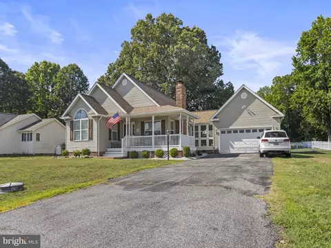 35566 Golf Course Dr, Mechanicsville, MD 20659