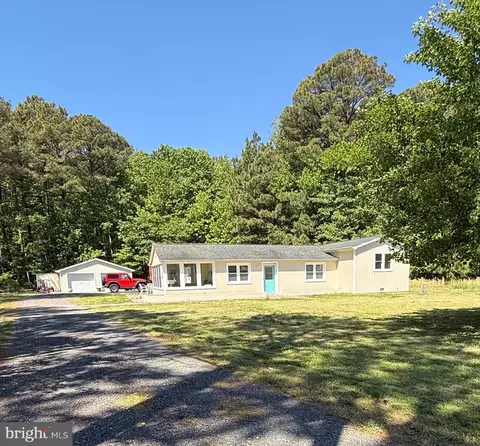 15085 Lake Dr, Scotland, MD 20687