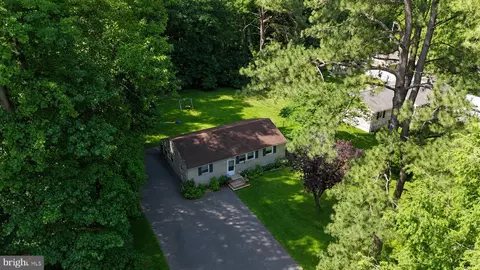 40067 Dockser Dr, Mechanicsville, MD 20659